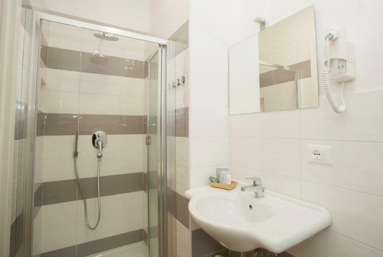Mediterranean Rooms كاستيلاّماري دي ستا المظهر الخارجي الصورة